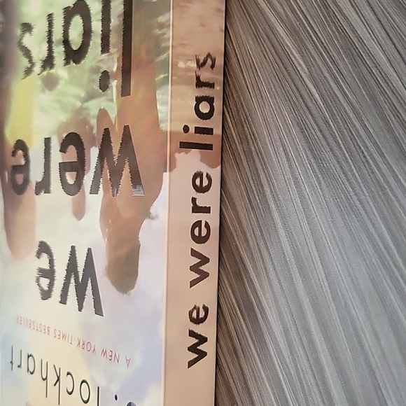 We Were Liars book by E. Lockhart - Picture 3 of 5